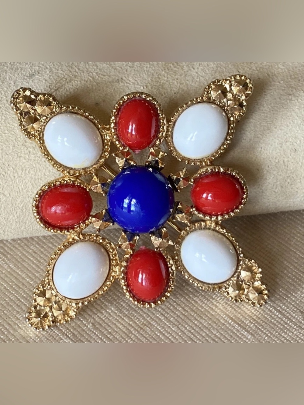 Sarah Coventry vintage Gold Tone Red White Blue Floral Statement Brooch